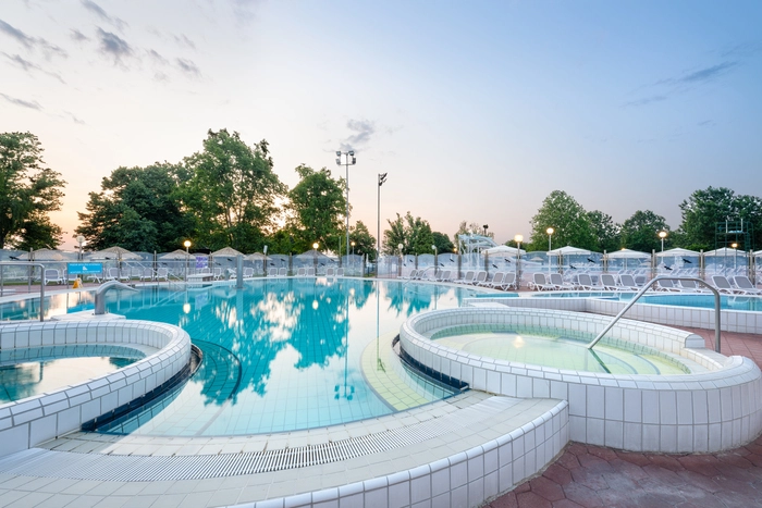 Die Außenpools der Terme Banovci