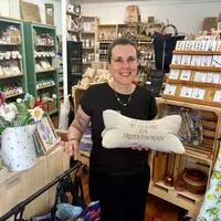 Irene Hartl hat in ihrem Sortiment verschiedenste Produkte von mehr als 40 steirischen Herstellern