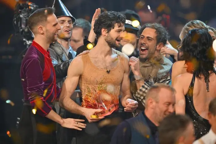 Dancing Stars - Die Show - Finale der 16. Staffel des ORF-Tanz-Events - Wer wird „Dancing Star 2025“?  Das große Finale im ORF-Ballroom. Die verbliebenen Paare müssen noch einmal alles geben, um das Publikum zu überzeugen und „Dancing Stars 2025“ zu werden. Im Bild: Herby Stanonik, Aaron Karl, Danilo Campisi. - SENDUNG: ORF1 - FR - 23.05.2025 - 20:15 Uhr - Copyright: ORF/Thomas Ramstorfer - Veröffentlichung honorarfrei nur für redaktionelle Berichterstattung in Sendungszusammenhang und mit Copyrightangabe. Kontakt: foto@orf.at