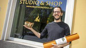 Richard Groier-Bleiweis bietet in seinem Hearthfire Studio & Shop alles was das Yoga-Herz begehrt
