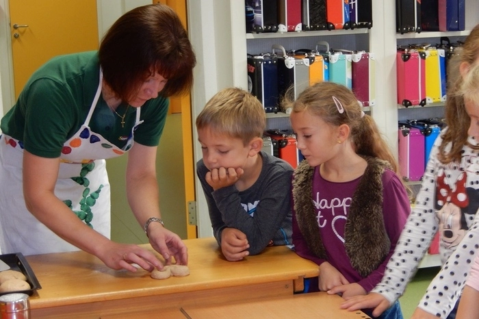 Seminarbäuerin Martina Derler hat sie mit ihnen gebacken.