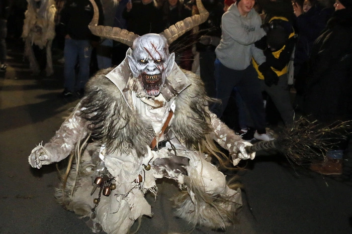 Veranstaltet wurde der große Krampuslauf vom Perchtenverein „Fürsten Teufel“ und Stadtmarketing mit Geschäftsführerin Barbara Wagner.