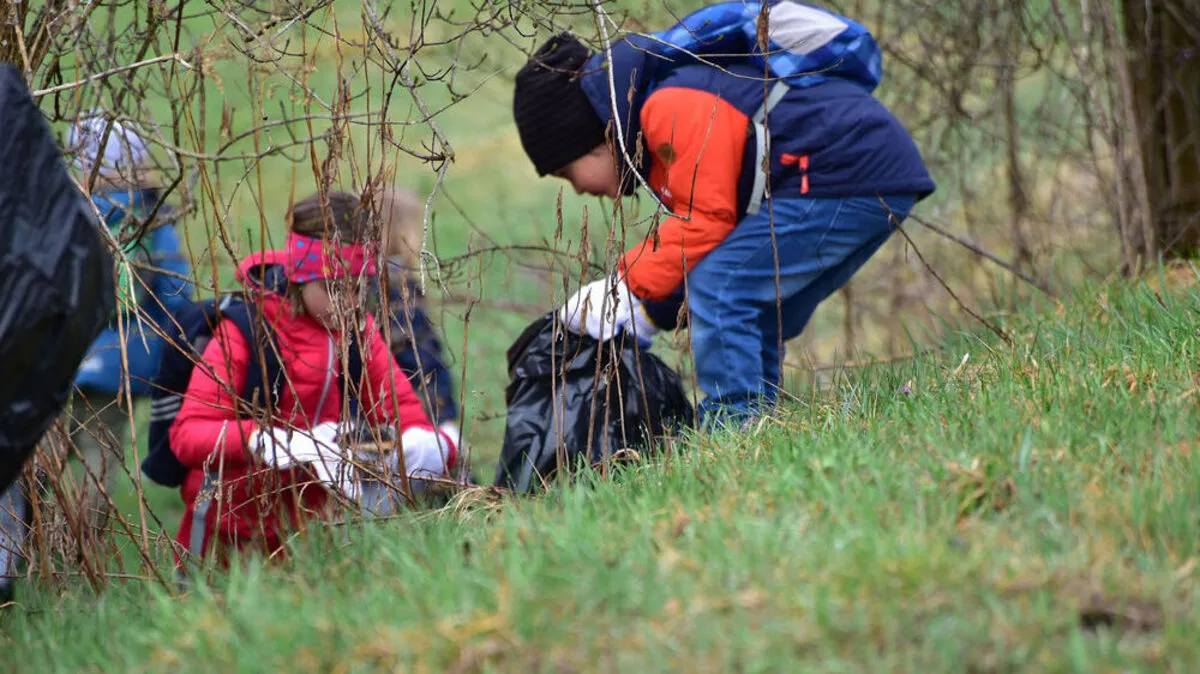 Auch Kinder sammeln fleißig