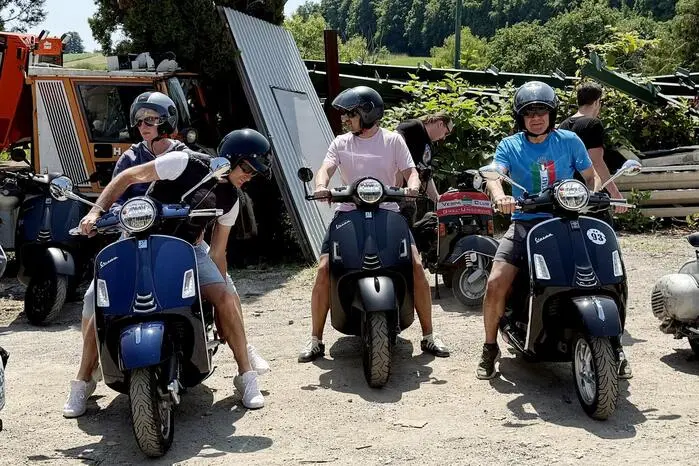 Natürlich waren neben absoluten Klassikern aus den 50er Jahren auch moderne Vespas willkommen.