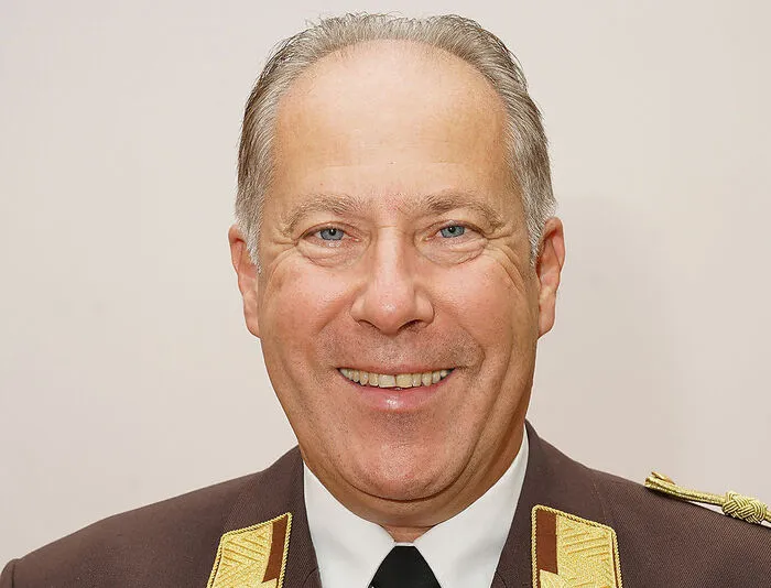 Peter Kirchengast, Brandrat des Fachdienstes, zuständig für die Feuerwehrjugend allgemein. Seit 1976 bei der Feuerwehr  (FF Gössendorf), hauptberuflich als Angestellter und Betriebsrat eines großen steirischen Automobilzulieferers tätig.