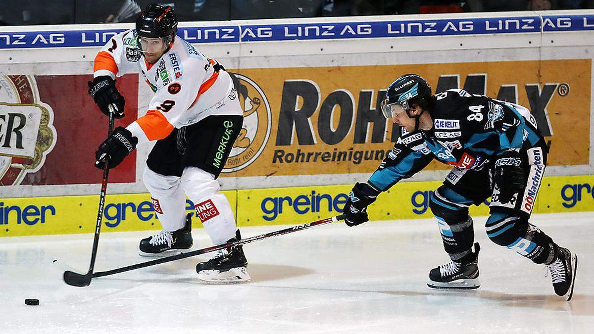 Die 99ers (links im Bild: Matt Garbowsky) haben am Dienstag in Linz die Chance, sich einen Matchpuck zu sichern