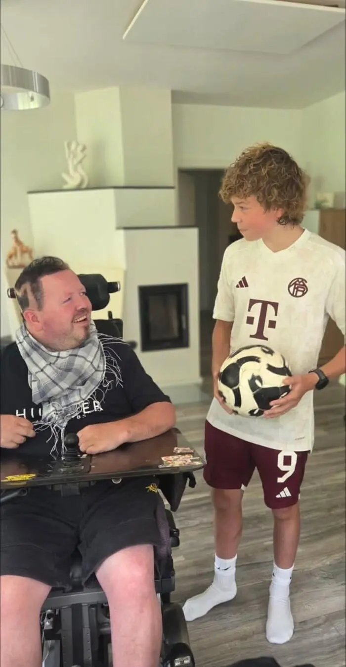 Im Falle eines Sieges kommt das Preisgeld Gerhard K. zugute, der nach einem Schlaganfall  im Rollstuhl sitzt und ein spezielles Auto benötigt