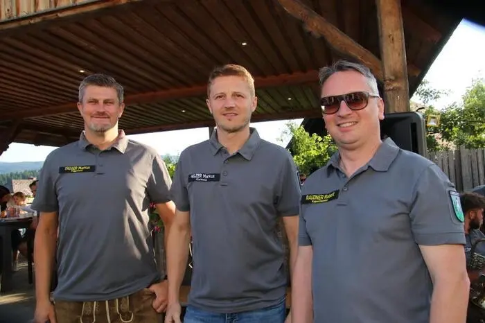 Auch der neue Bürgermeister Markus Holzer (Mitte) war mit dabei, und zwar mit der Klarinette als aktiver Musiker bei der Kapelle.