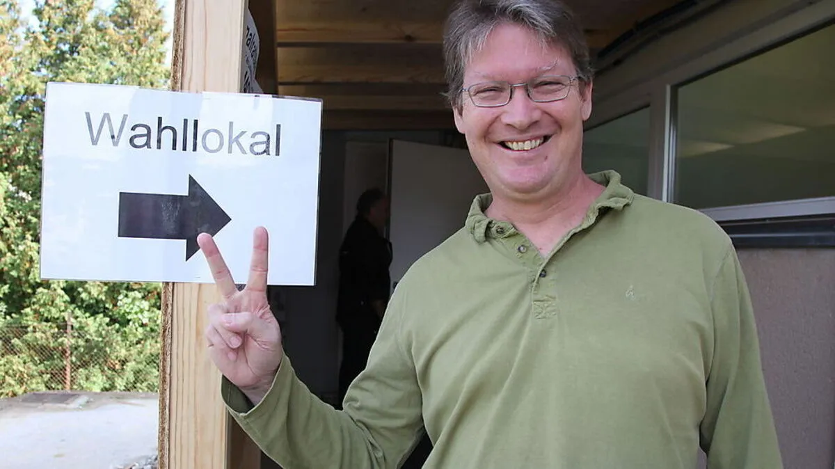 Auch in Pöllau wartet man - wie hier Georg Kury von den Grünen - auf die ersten Ergebnisse