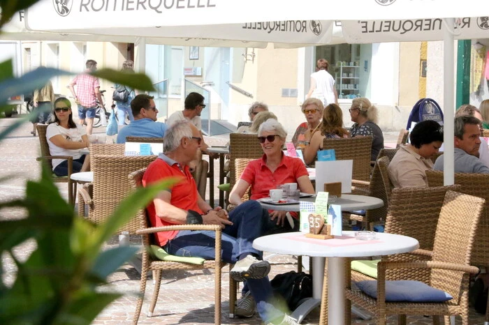 Die Trommler um Obmann Peter Wolfbauer spielten sich in die Herzen die Einkaufslustigen, welche sich auf Shopping-Tour befanden. 