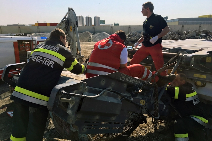 Auch die Freiwilligen Feuerwehren Lannach und Blumegg-Teipl standen im Einsatz. Über den Schweregrad der Verletzungen war vorerst nichts bekannt.