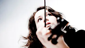 Die moldawische Geigerin Patricia Kopatchinskaja brillierte in Salzburg