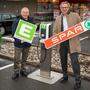 Bauen E-Ladenetz aus: Christian Purrer (Energie Steiermark) und Christoph Holzer (Spar Österreich)