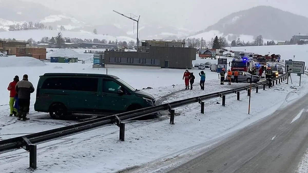 Unfall auf der B 320 kurz vor der Gröbminger Osteinfahrt