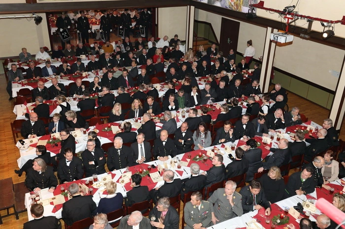 Die Gäste warteten aber auch auf einen Höhepunkt, der seit Jahren Tradition hat.