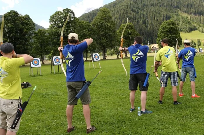 Bogenschießen in Ramsau am Dachstein. Für geübte Bogenschützen ist der Parcours bis 1. 11. offen, sonst auf Anfrage.
