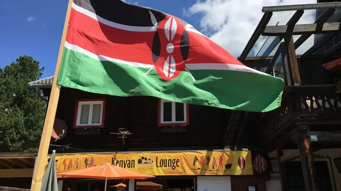Das "Basislager" der Läufer in Kals am Großglockner: die Kenia Lounge. Hier wohnen die Athleten, hier essen die Camp-Teilnehmer, hier wird übers Laufen gefachsimpelt.