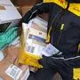 Zwei Euro Aufschlag pro Paket: Was halten Sie davon?