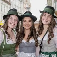 Das trachtigste Wochenende des Jahres steht auf dem Programm. Zum „Aufsteirern“ wirft sich Graz in Schale und zieht die Festtagstracht an.