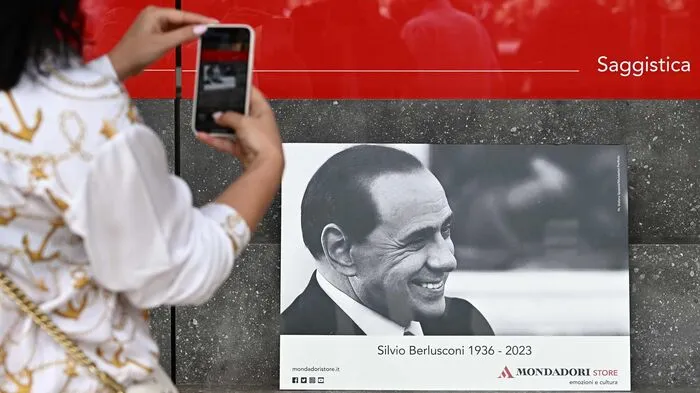 Mailand, Heimatstadt von Silvio Berlusconi und Schauplatz seiner unternehmerischen, politischen und sportlichen Erfolge, nimmt am Mittwochnachmittag Abschied von dem am Montag verstorbenen Politiker und Medienunternehmer.