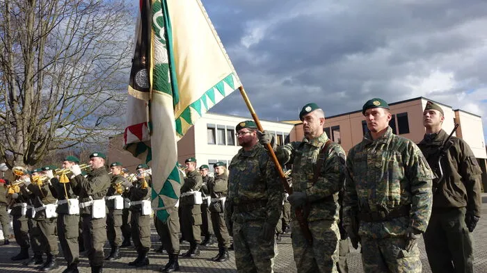 Die Rekruten sind aus den Verbänden "Jägerbataillon 18" aus St. Michael, "Fliegerabwehrbataillon 2" aus Zeltweg und dem "Versorgungsregiment 1" aus Gratkorn. 