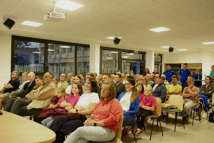 Die Aula der Mittelschule war gestern gut gefüllt