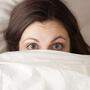 Ergebnis einer neuen Studie: Wer zu wenig schläft, trocknet seinen Körper aus