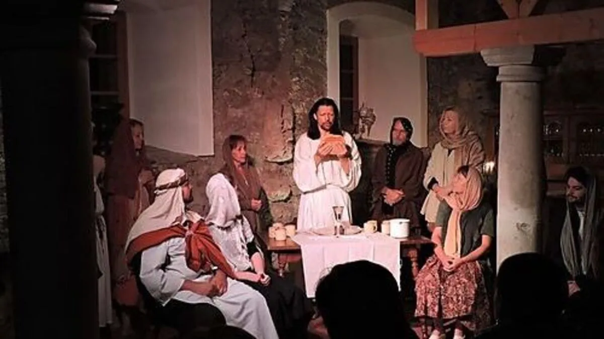 Die Passion wird in der Stadtpfarrkirche St. Nikolaus zu Straßburg aufgeführt