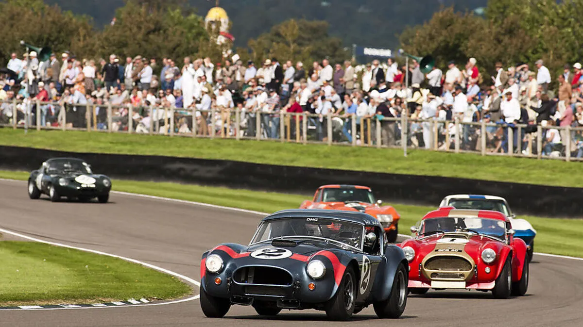 Action auf der Rennstrecke in Goodwood