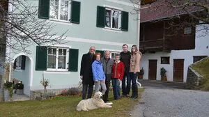 Drei Generationen der Familie Muhr vulgo Stab unter einem Dach