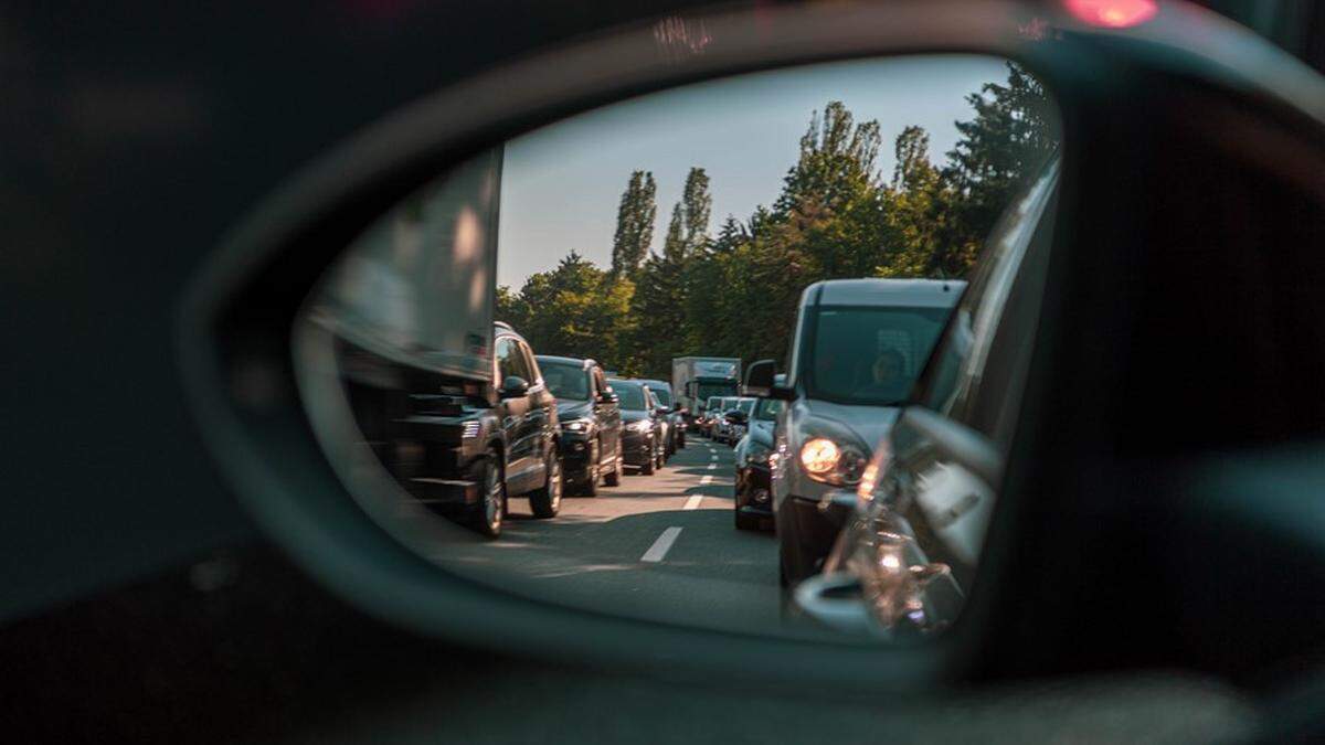 Es kam wie vorhergesagt: Die A9 ist am Sonntagnachmittag teilweise überlastet (Symbolfoto)