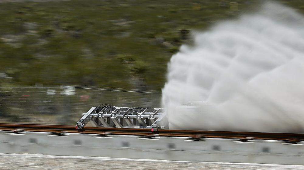Der Hyperloop wirbelt den Wüstensand auf
