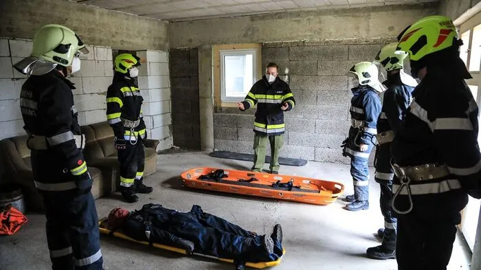 36 Feuerwehrmänner schlossen am 14. April ihre Grundausbildung an der Landesfeuerwehr- und Zivilschutzschule in Lebring ab.