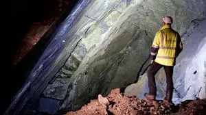 Blick in den sogenannten Traudl-Stollen, wo viel Lithium als Spodumen eingeschlossen ist | Lavanttaler Lithium: Ver- und Rückkäufe von Lithium-Aktien treiben die Kurse an der Börse nach oben