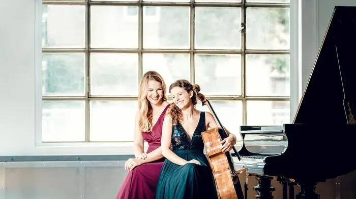 Marilies Guschelbauer und Julia Rinderle