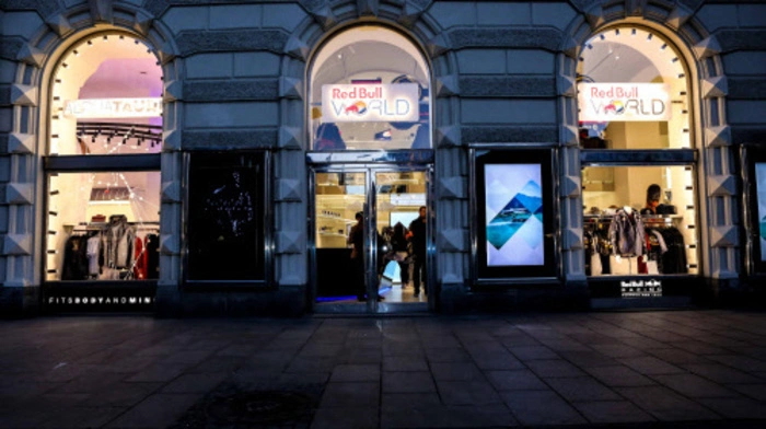 Ecke Herrengasse/Grazer Hauptplatz: Am 13. Oktober öffnet die Red Bull World ihre Pforten.