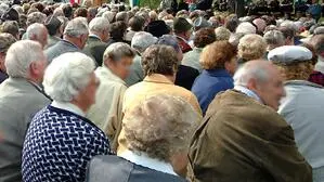 Gerade um die Betreuung von Seniorinnen und Senioren kümmern sich oft  Freiwillige, etwa indem Veranstaltungen  unternommen werden – Sujetbild