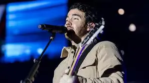 US-Sänger Kevin Jonas hat über seine Hautkrebserkrankung gesprochen. Sein Appell: „Leute, lasst eure Muttermale untersuchen.“