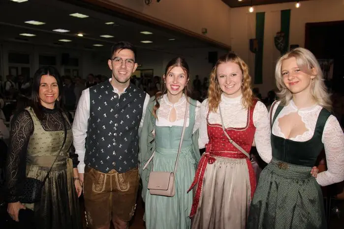 Unter dem Motto „Wir bringen das Beste vom Land in die Stadt“ wurde den vielen Besuchern ein perfekter Mix aus Musik, Tanz und Kulinarik geboten.