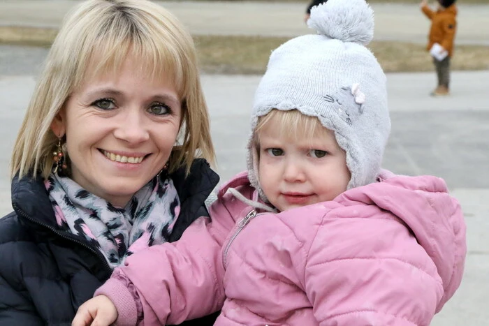 Aus allen Teilen des Bezirkes St. Veit und darüber hinaus waren die Kinder mit ihren Eltern und Großeltern gekommen, um im Theaterzelt Platz zu nehmen. 