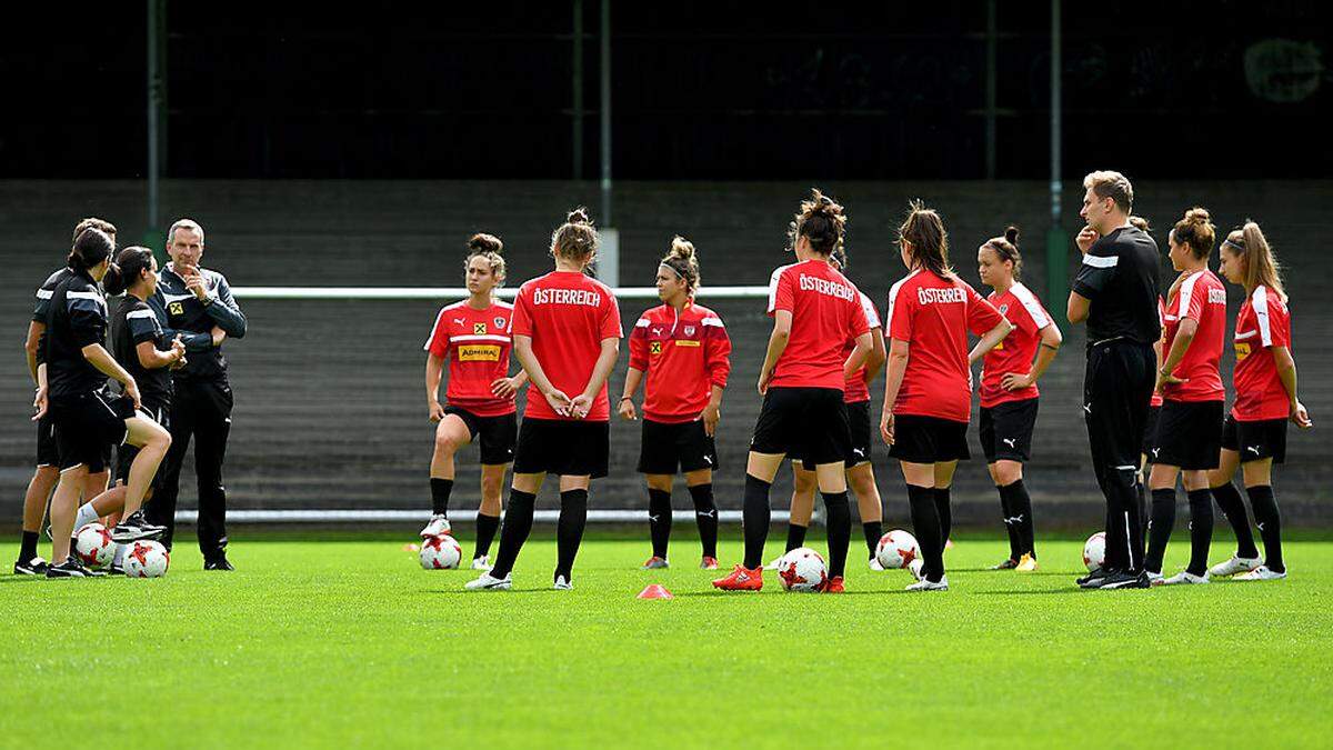 Das österreichische Frauen-Team trainiert eigentlich im Stadion des FC Wageningen