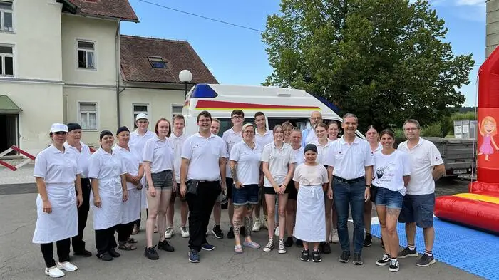 Für die musikalische Unterhaltung sorgte dabei die Werksmusikkapelle Borckenstein Neudau sowie die Band „Paul und Sperrmüllfranz“. 