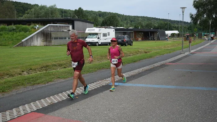 Bereits um 8 Uhr morgens gab die Direktorin der Therme Bad Blumau den Startschuss für das Lauffestival. 35 Laufbegeisterte starteten somit ihre Läufe, jeder in seinem eigenen Tempo.