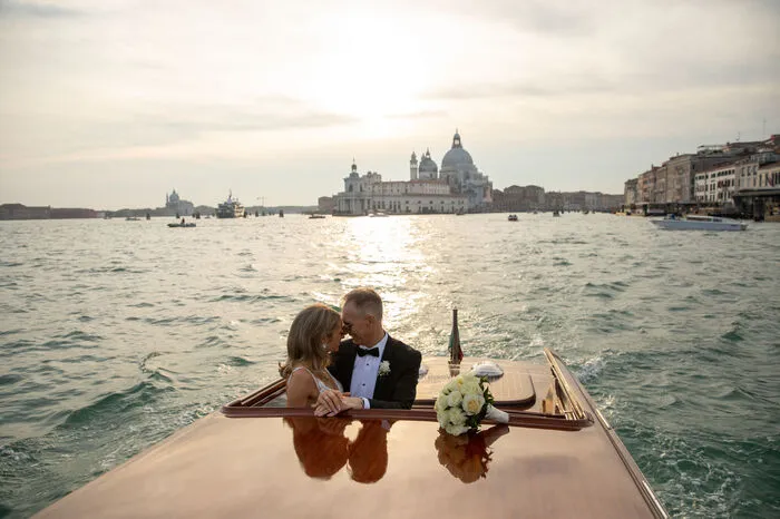 Liebesgrüße aus Venedig. Mit diesem schönen Andenken aus der Lagunenstadt gewann der Wiener Fotograf Michele Agostinis in der Kategorie "Destination Wedding". 