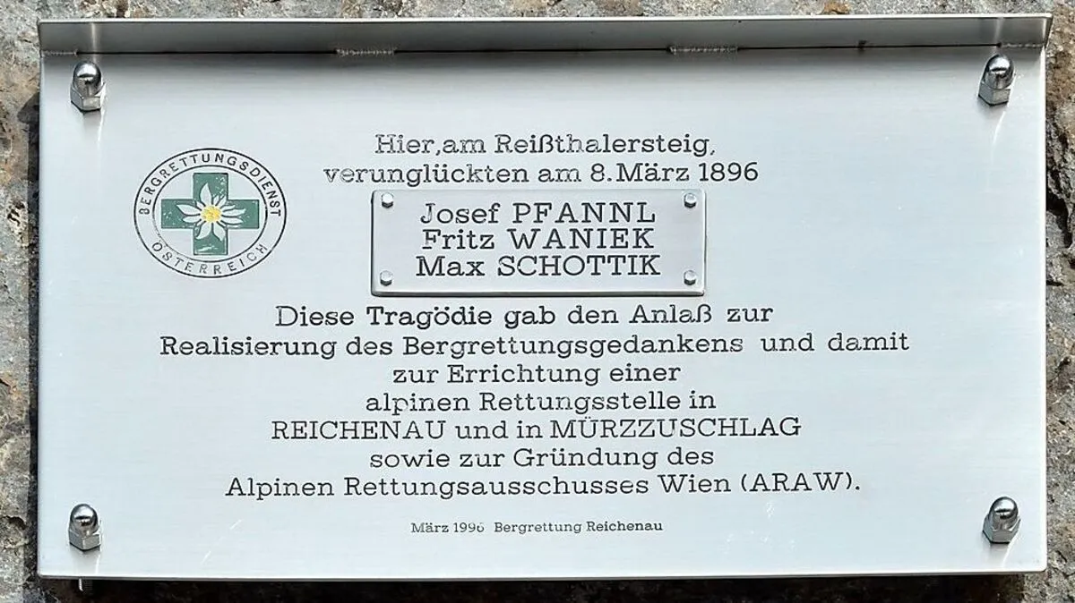 Gedenktafel für die drei Lawinenopfer am Reißtalersteig im März 1896     