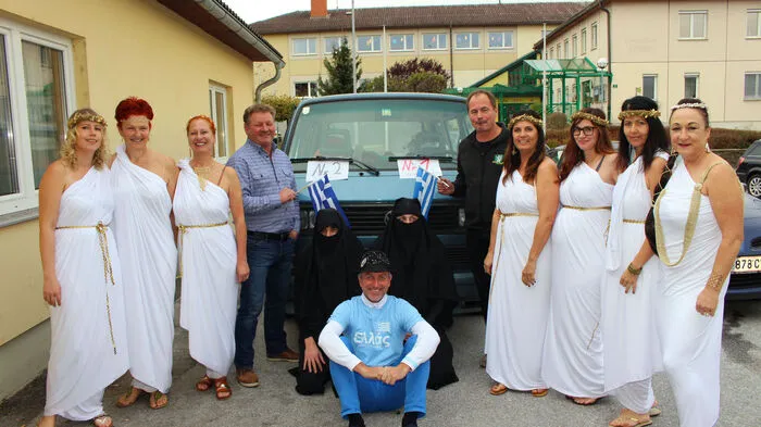 Unter dem Motto "Alles Ouzo" mischt das Männerballett Söding heuer den Fasching auf.