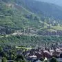 Bauboom in Schladming: Baustellen, Kräne und fertige Appartementhäuser auf der Schladminger Sonnenseite, hier sind Zweitwohnsitze erlaubt