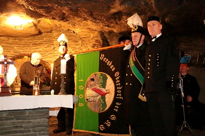 Bläserensemble der Bergkapelle Oberdorf gestalteten den Gottesdienst musikalisch. Danach wurden die Teilnehmer von der Bergkapelle Hödlgrube-Zangtal mit Weisen begrüßt, die Kinder der VS Afling erhielten viel Applaus für ihre Darbietung.
