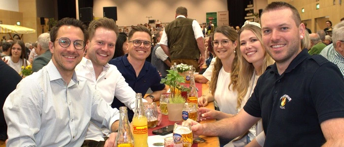 Der Frühschoppen in Passail stand am Sonntag im Zeichen dreier Jubiläen, zahlreiche Besucherinnen und Besucher feierten in der Raabursprunghalle