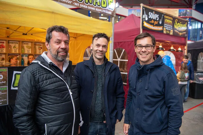 Egal ob Asia oder Thai, Burger oder Frühlingsrollen, Gekochtes oder Gegrilltes, Spezielles aus dem Smoker, Gesundes aus der Bio-Ecke, Vegetarisch und Vegan, Cupcakes, Waffel, Crepes oder auch Schmankerl, am Ende kommen alle Besucher auf ihre Kosten.